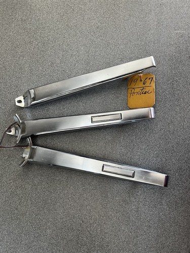 1967 Pontiac GTO Horn Button Center Cap Bars OEM 67 - Picture 8 of 14