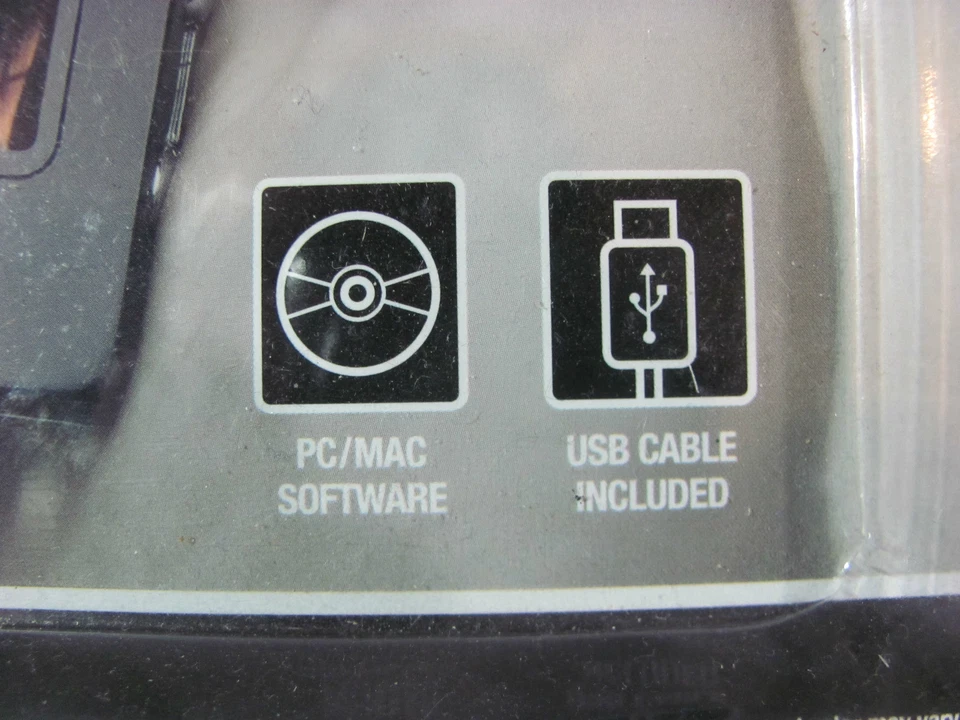 Innovage 8Mb/USB Rechargeable Digital Photo Album with Key Chain - Image 4 of 4