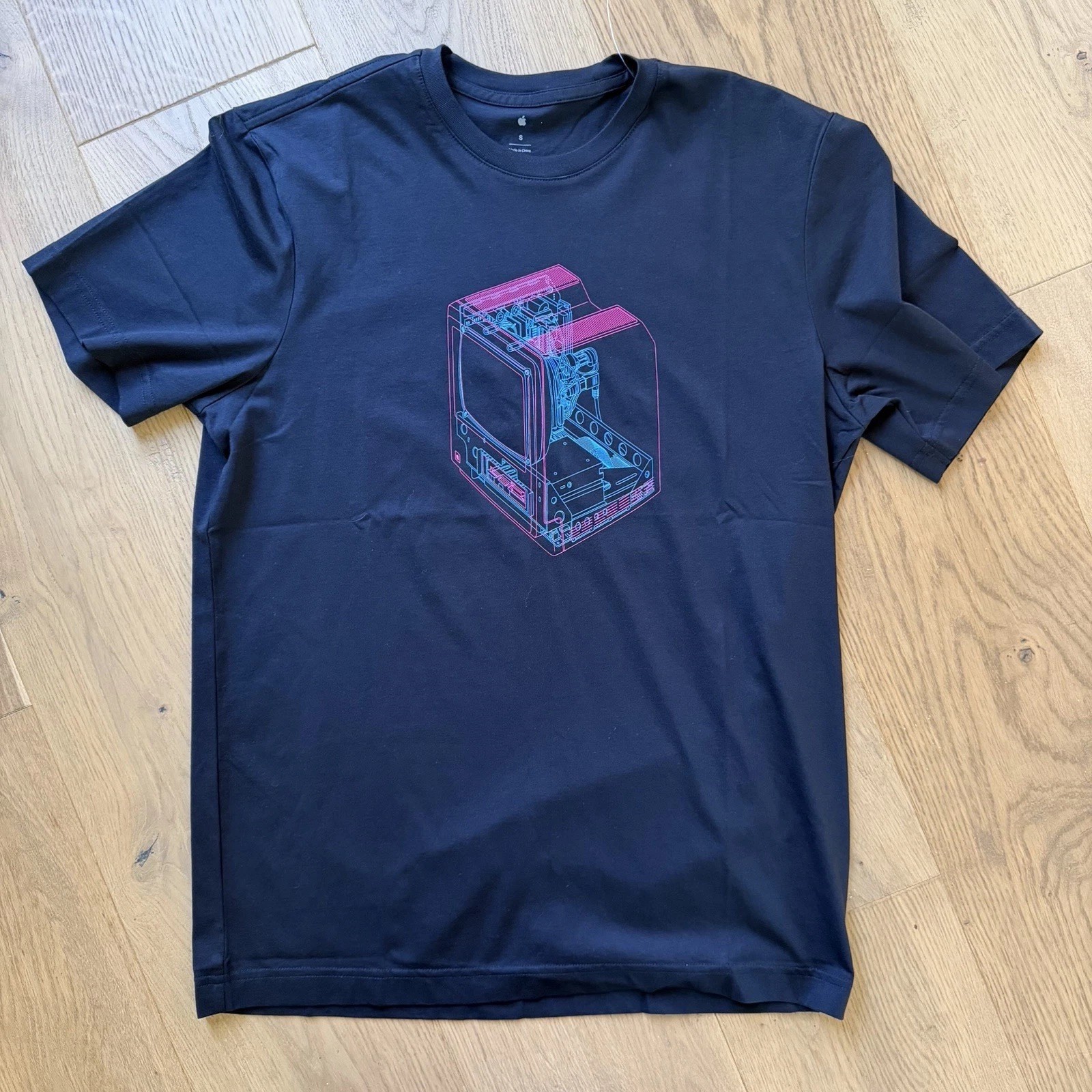 NWT Apple Park Exclusive Computer Mac Neon Macintosh Jersey T Shirt Sz S Tee