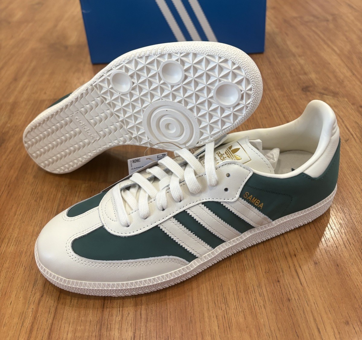 JI3205] MENS ADIDAS SAMBA OG 'OFF WHITE COLLEGIATE GREEN' Sz 7 NIB