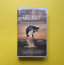 FREE WILLY VHS MOVIE 1993 Clamshell 
