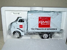 FIRST GEAR 1:34 1952 GMC DRY GOODS VAN "  TRUCK