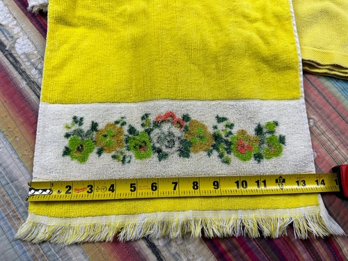 Vtg MCM 60s Cannon & Fieldcrest Solid Yellow & White Flower 3pc Lot Towels USED - Picture 4 of 12