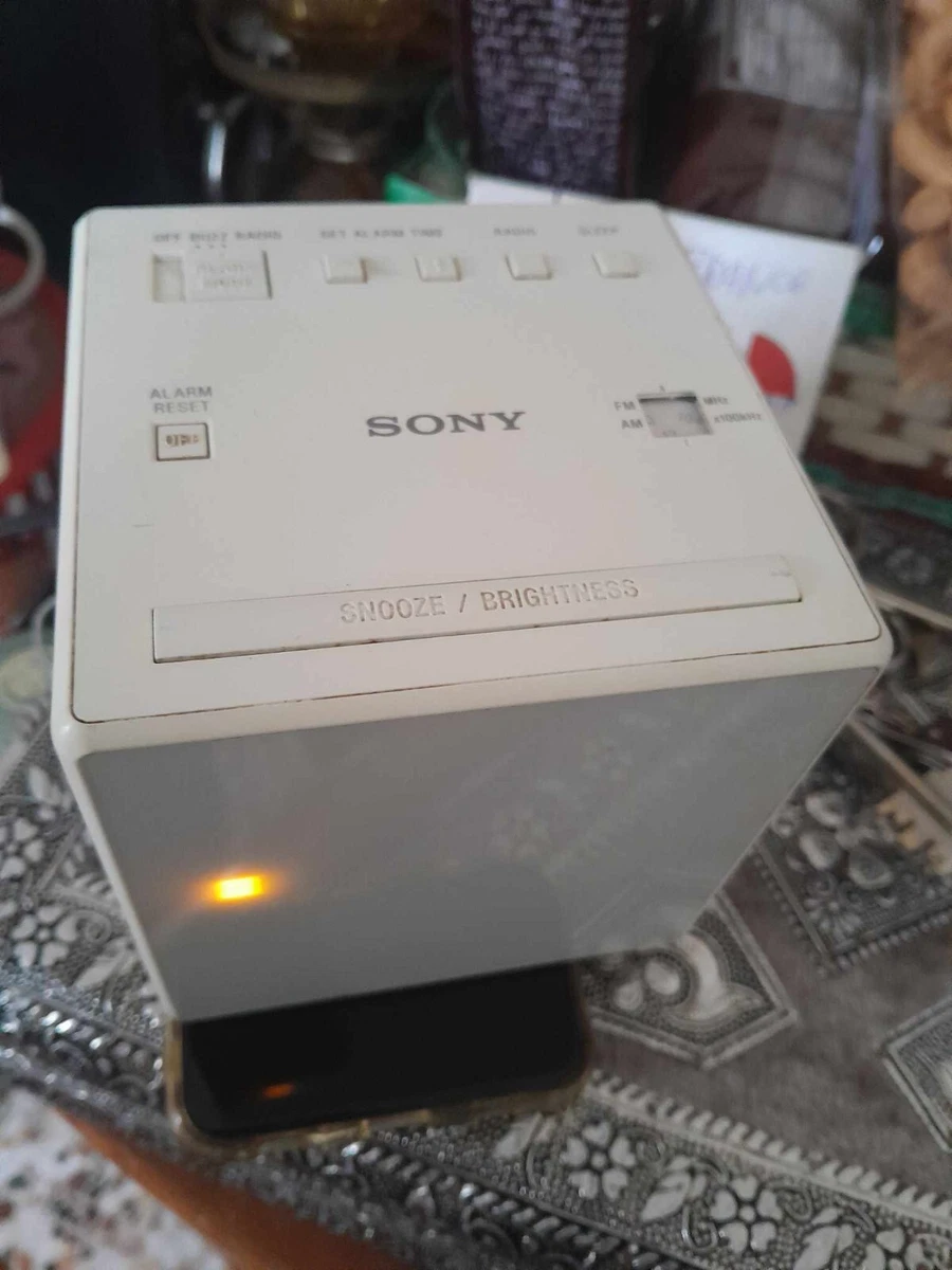 Sony FM radio reloj cubo ICF-C1 blanco