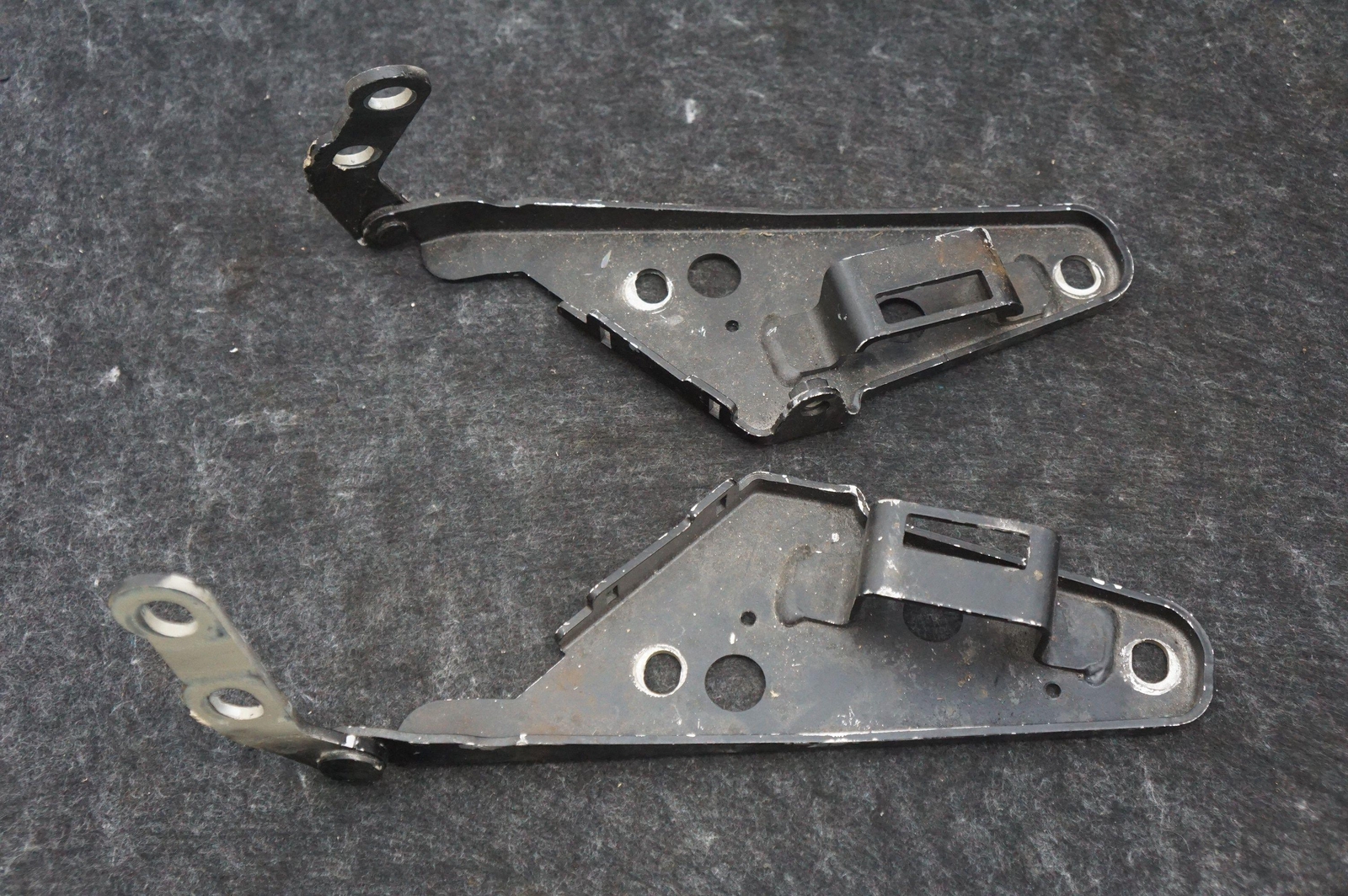 Set 2 Front Left & Right Hood Hinge OEM 80945700 Ferrari F430 Spider 2005-2009