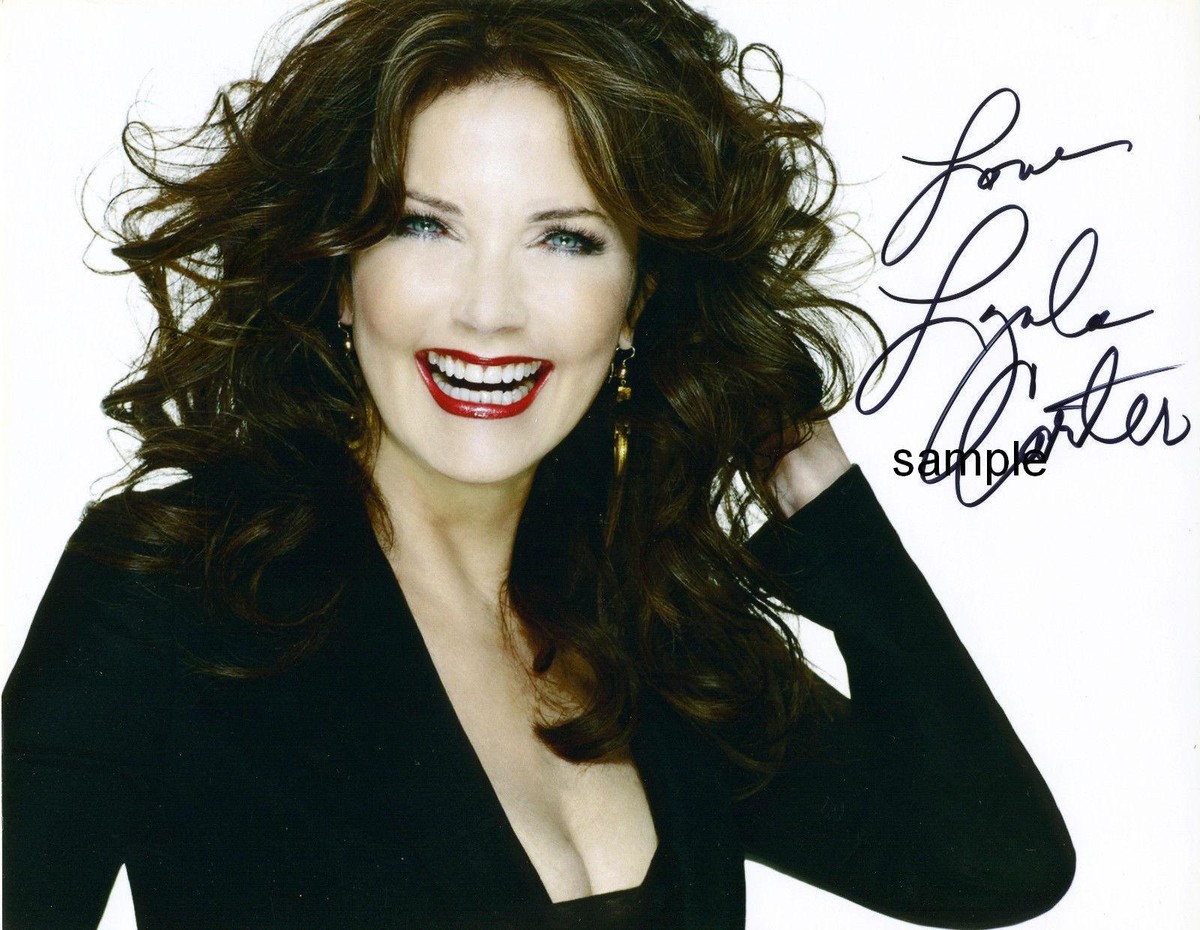 リンダカーター直筆サイン入り2Lサイズ写真…Lynda Carter LYNDA CARTER #2 REPRINT 8X10 AUTOGRAPHED SIGNED PHOTO