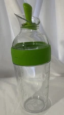 NEW OXO Good Grips Salad Dressing Shaker Green Salad Dressing Sauces Mixer