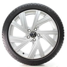 VW Golf 8 VIII CD1 Winterräder Bergamo Pirelli 225/40R18 92V DOT24 5H0601025AB