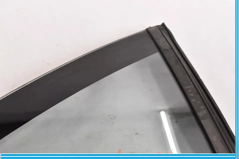 04-09 Cadillac XLR Cuarto de cristal trasero derecho pasajero 170010002 OEM Foto 2 de 4