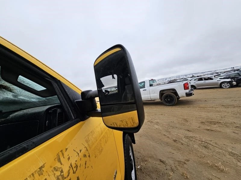 Pinza de freno de disco delantera izquierda usada se adapta a: camioneta Chevrolet Silverado 3500 2015 Fr Foto 3 de 4