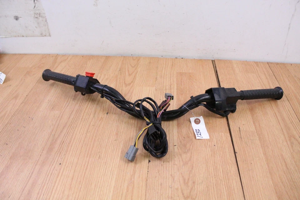 Manillar Ski-Doo Summit 670 X 1999 con controles Foto 4 de 4