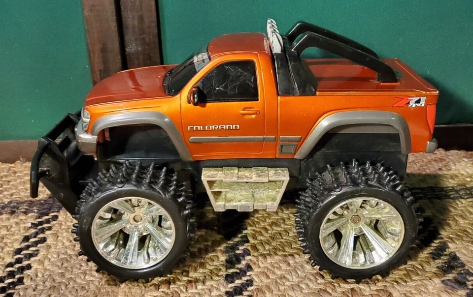 Vintage 2000 Tyco RC Chevrolet Colorado 4x4 Pick Up Truck Z71 Orange No Remote - Image 3 of 4