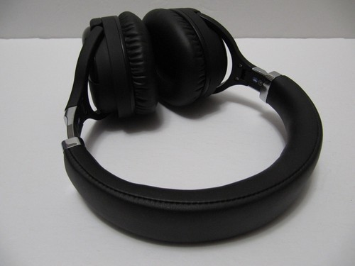 Adesso Xtream P600 Bluetooth active noise cancellation headphone Built in Mic - Picture 5 of 10