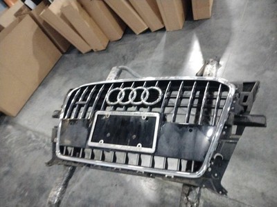 2013 Audi Q5 Grille OEM Black Used Good Condition 4DR SUV 8R0853651ST94