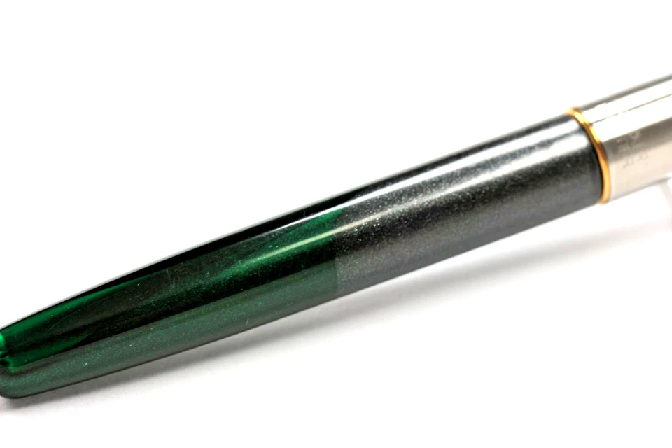 PLUMA ESTILOGRÁFICA PARKER FRONTIER GRIS-VERDE ACERO FINO NUEVA EN CAJA HECHA EN EE. UU. Foto 4 de 4