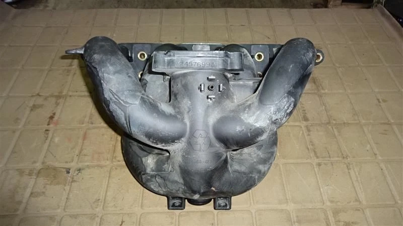 COLECTOR DE ADMISIÓN 4-146 2,4 L SE ADAPTA 97-99 GRAND AM 613597 Foto 2 de 4