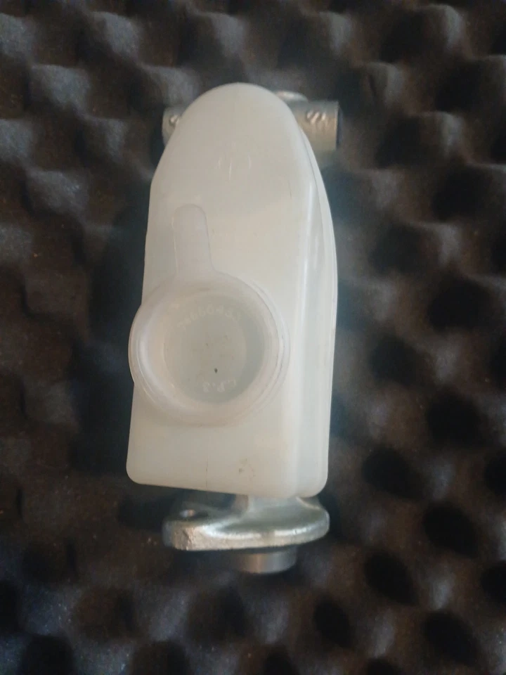 NOS Master Cylinder - OE Ford - Girling 74660186-2 - Image 3 of 4