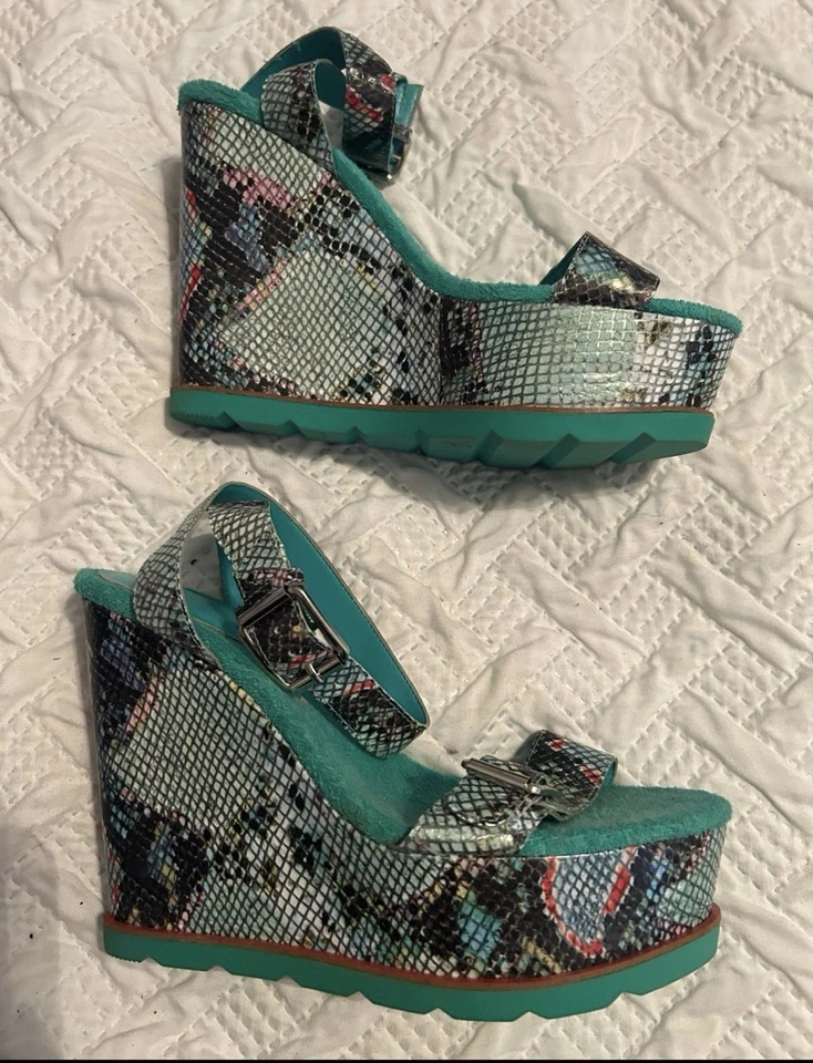 BCBG绿松石蛇楔 — 第 3/3 张图片