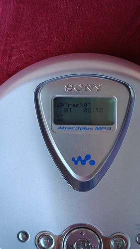 Sony Walkman D-NE300 tragbarer CD Player MP3 Fähig Silber Vintage Retro+Netzteil