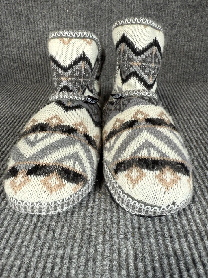 Muk Luks Slipper Boots Womens Size Medium 6.5-7.5  Faux Fur Lined Fair Isle - Image 2 of 4