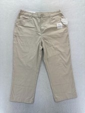 Croft  Barrow Women's 10 Classic Fit Beige Stretch Fabric Capri Pants High Rise