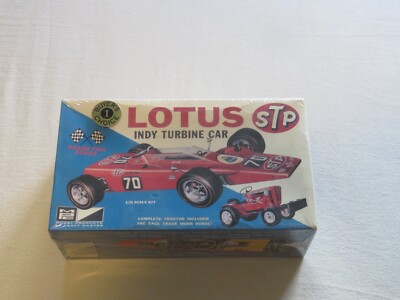 Lotus Indy Turbine Car + Tractor von MPC Maßstab 1:25 ungeöffnet 
