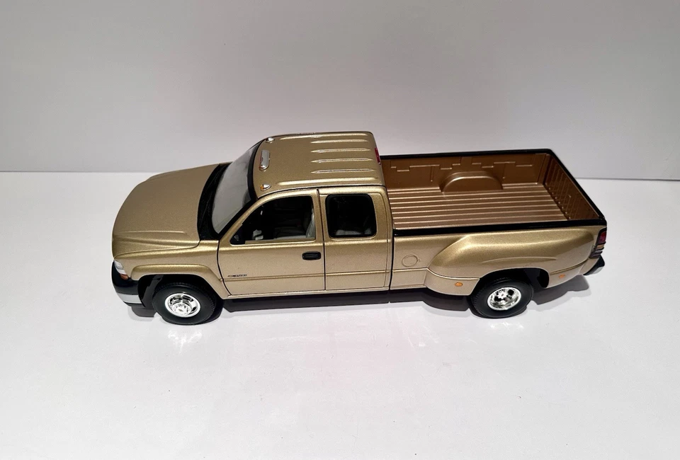 Anson Chevy Silverado Dually 3500 Gold 1/18 Scale Diecast Model Truck READ DESC - Image 2 of 4