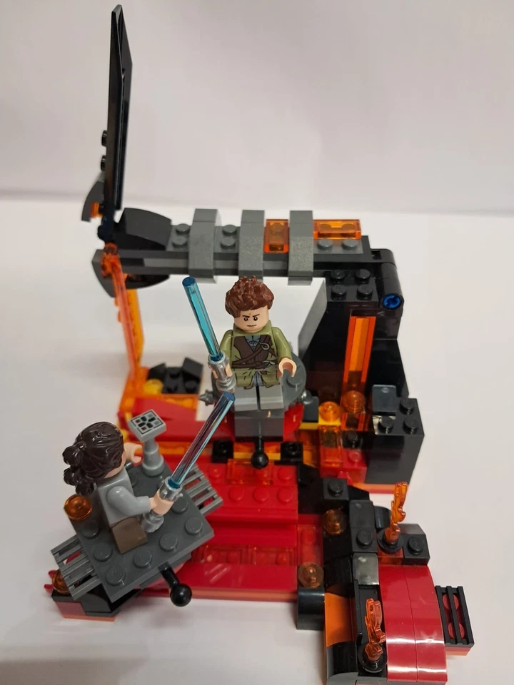 LEGO Star Wars 75269 Duel on Mustafar, foto 2 di 5
