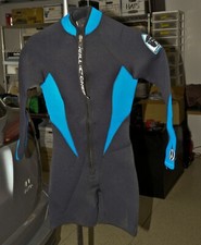 Size 4 O'Neill Dive Wetsuit Women Black and blue