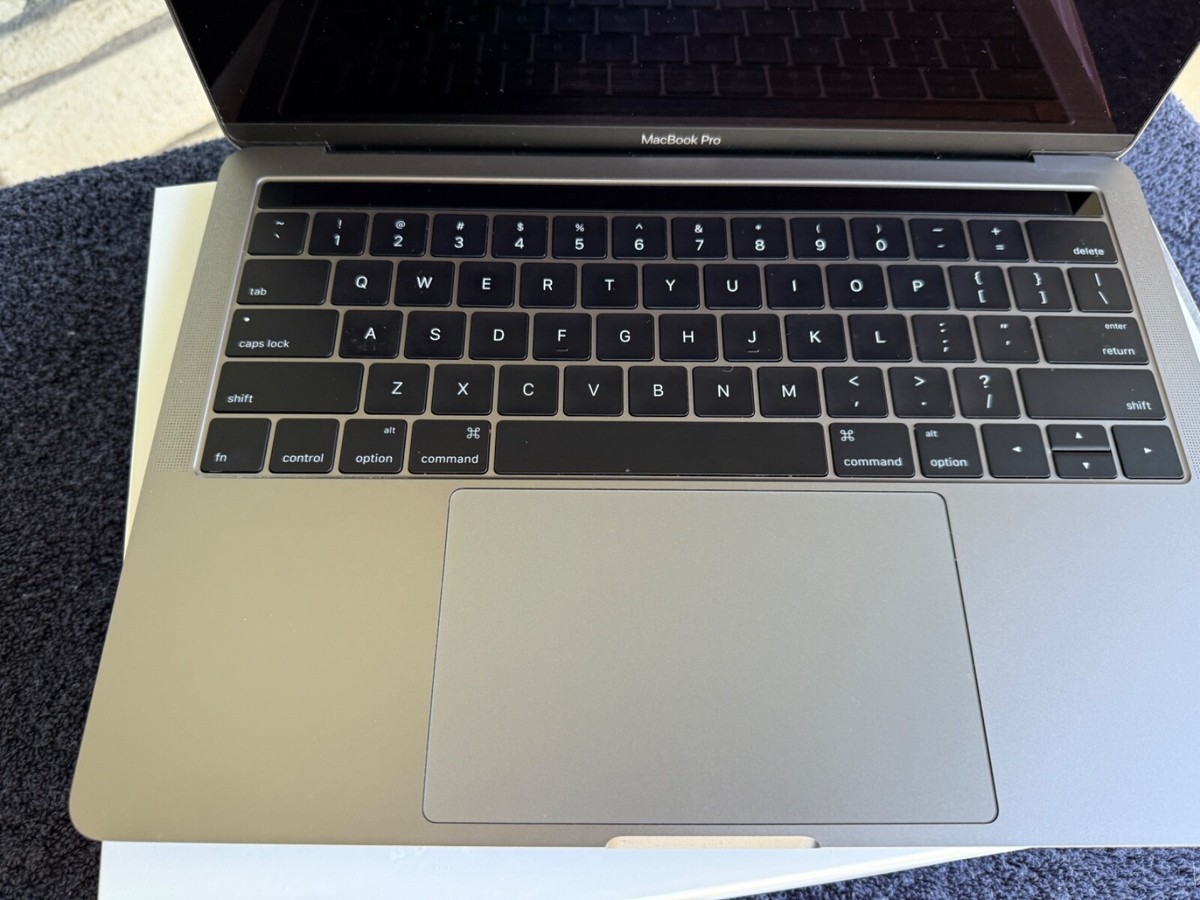 MacBook Pro (13-inch, 2016, Four Thunderbolt 3 ports), Power