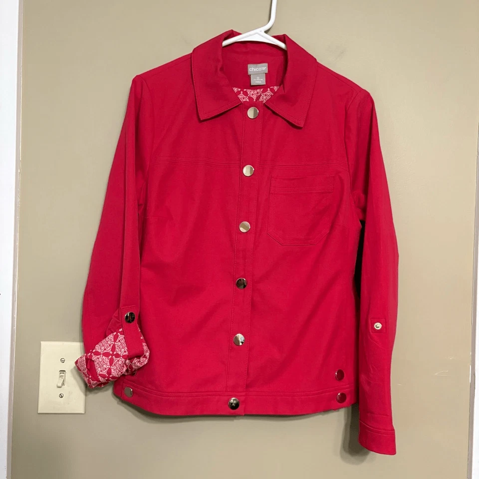 Chaqueta informal Chico’s para mujer rosa roja con botones delanteros con lengüeta enrollable talla 0/S/4 Foto 4 de 4