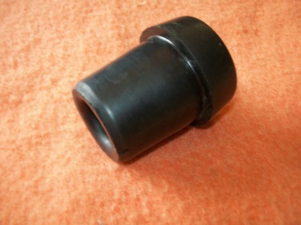 Bucha de haste de apoio de suspensão NOS AMC Rambler 1970-1983 AMX Gremlin Hornet Concord Spirit - Imagem 2 de 2