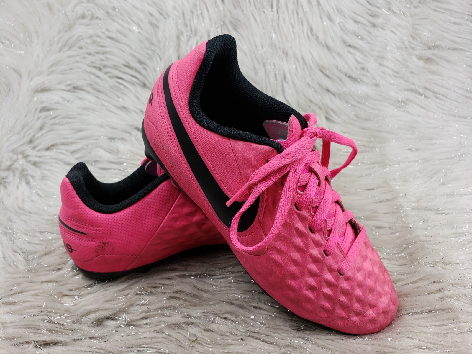 NIKE TIEMPO AT5881-600 Pink Soccer Cleats Size Youth US 2.5 EUR 34 | eBay
