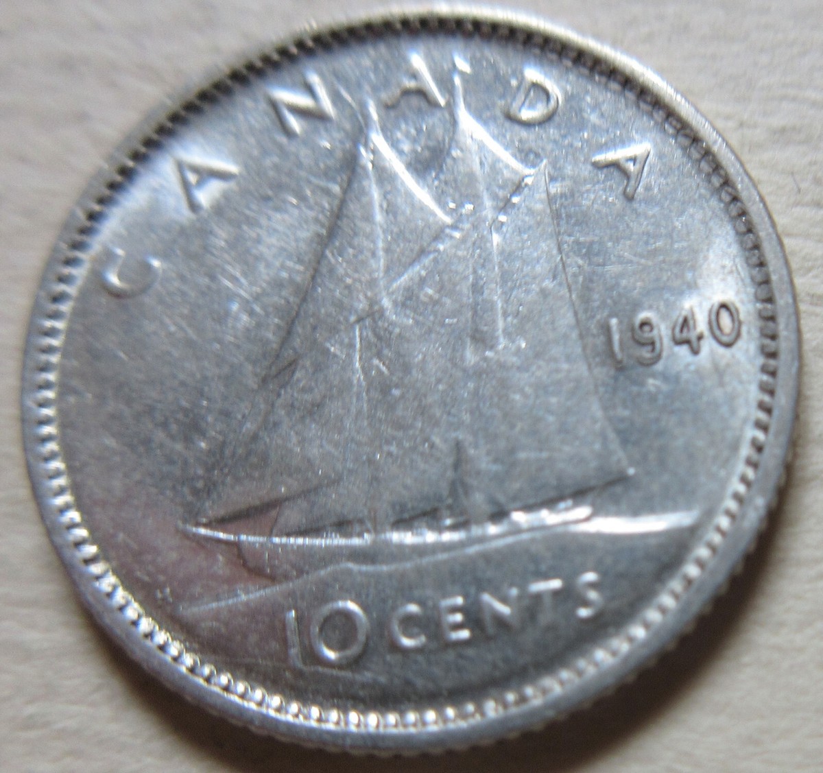 1940 Canada Re-engraved Silver Ten Cents Coin. NICE GRADE Dime