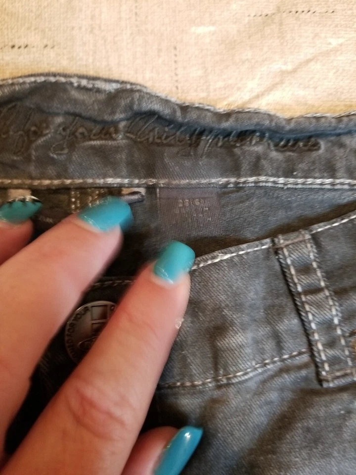 Buffalo Women's Gray Stone Wash Shorts Size 6/28 Chambray Casual Coastal - Image 4 of 4