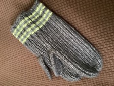 Mittens A New Day nwot gray/yellow-green