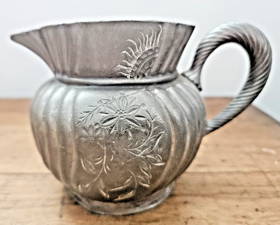 Victorian E.G. Jarro cremoso Webster & Sons Silversmith quádruplo placa de prata - Imagem 2 de 4