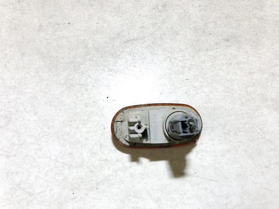 Intermitente lateral (intermitente guardabarros) delantero derecho Mitsubishi Lance DE1072849-30 Foto 3 de 4