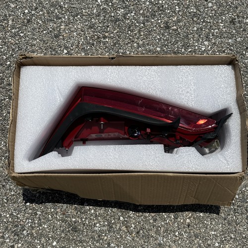 Rear Tail Light Brake Lamp Left Driver Side For 2013 2014- 2017 Cadillac XTS - Picture 4 of 4