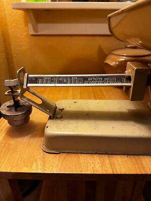 Detecto baby scale vintage. Weighs babies, pets and produce up to 20#.