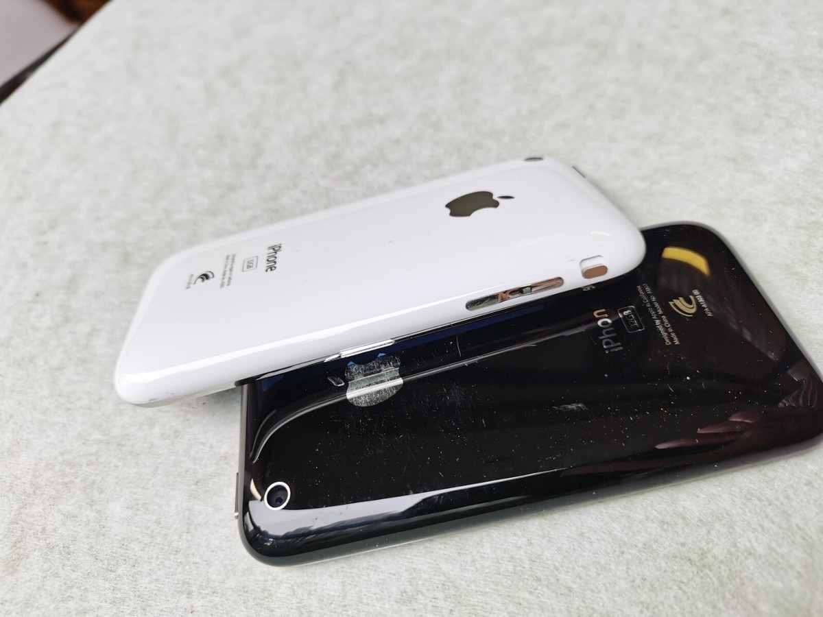 Original Apple iPhone 3nd 3GS - 8/16/32GB - Black /white (Unlocked