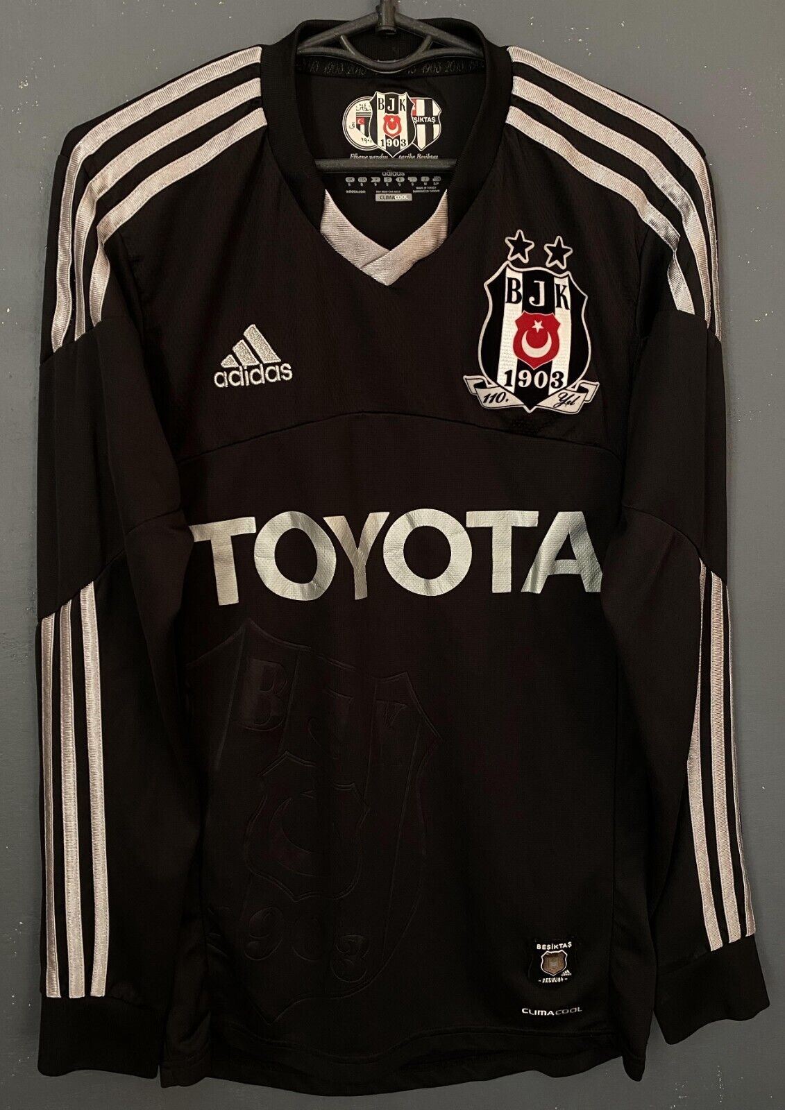 Besiktas Home camisa de futebol 2012 - 2013. Sponsored by Toyota