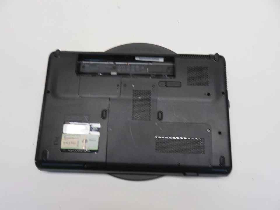 Portátil Compaq CQ61-410US AMD Sempron M120 2 GB Ram sin disco duro ni batería Foto 4 de 4