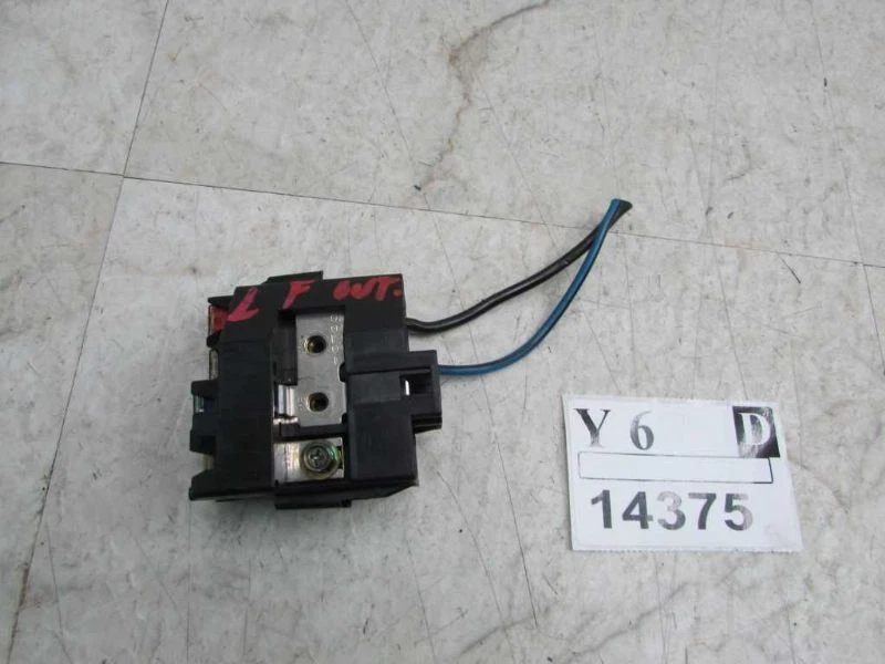 Bloque de fusibles del motor delantero Toyota Sienna 1998-2003 enlace fusible OEM 8262045010 Foto 3 de 4