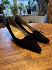 Manolo Blahnik Black Suede Pumps Kitten Heel ...