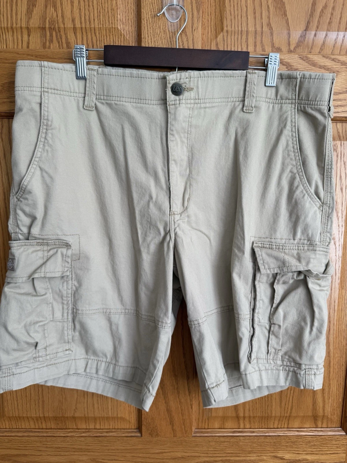 LEE Extreme Motion Men’s Shorts Size 40 Khaki Tan Outdoor Hike Fish
