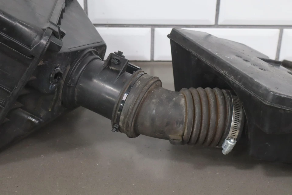 Limpiador de admisión de aire del motor Toyota 4Runner 5VZFE 1999-2002 Foto 3 de 4