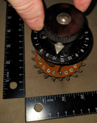 Vtg 22 Position Black Rotary Dial Switch +10, -10, 0, Off (209A)