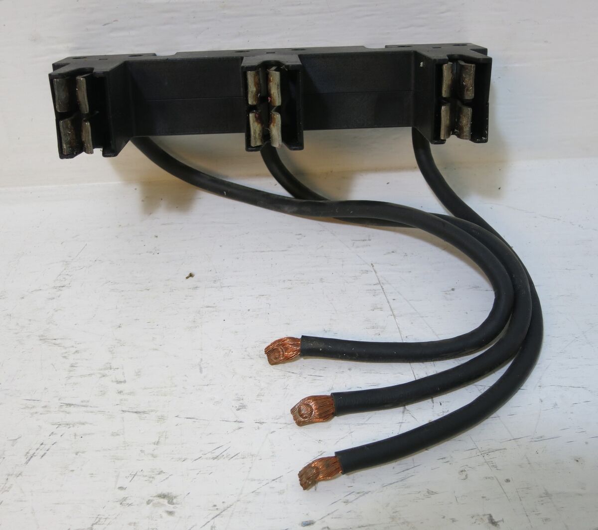 Eaton Freedom FlashGard 150A MCC Bucket Stab Assembly 4 AWG Eaton Freedom FlashGard 150A MCC Bucket Stab Assembly 4 AWG