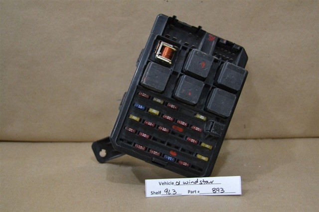 2000-2001 Ford Windstar Fuse Box Relay Unit YL2T14A067AA ...